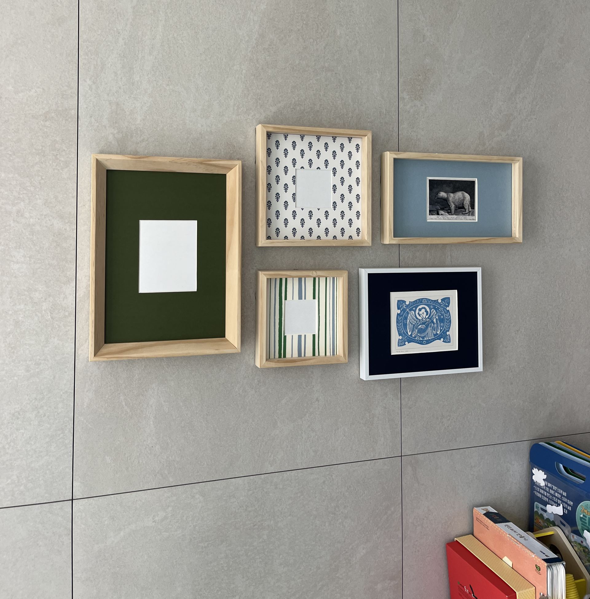 딥블루 마운트 & 화이트 프레임